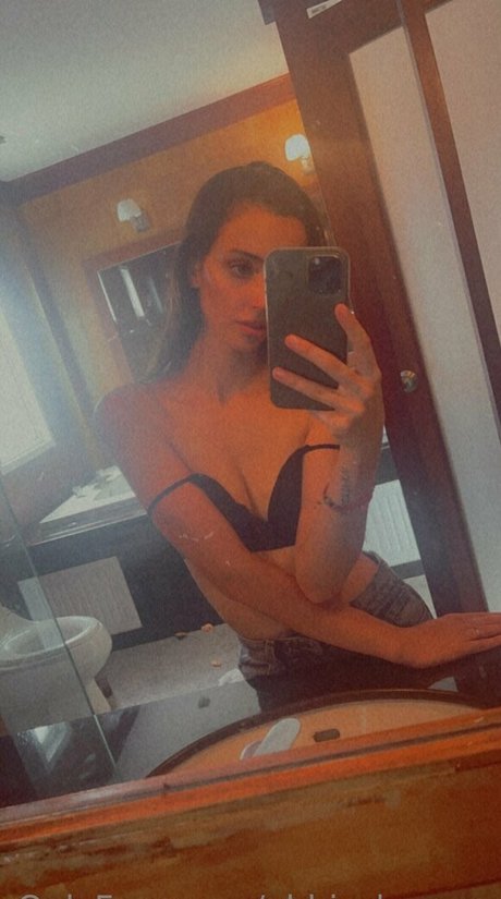 Nacktes geleaktes OnlyFans-Foto von Abbie Haggar