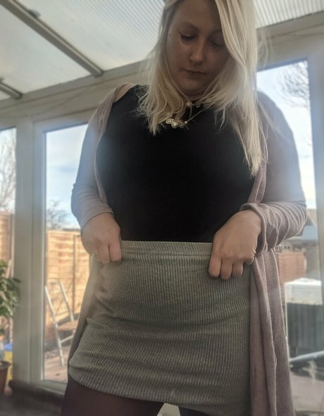 Nacktes geleaktes OnlyFans-Foto von Lizzyminx