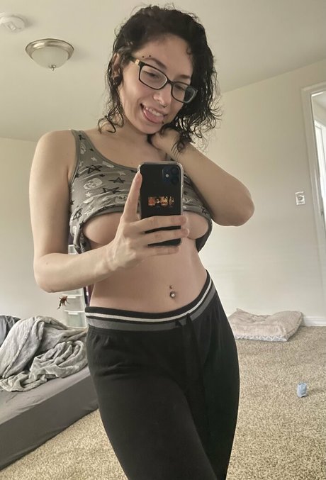 Nacktes geleaktes OnlyFans-Foto von Ghostlygothx