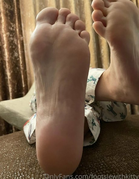 Footsiewithkitty