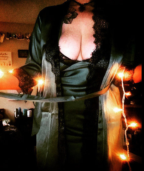Nacktes geleaktes OnlyFans-Foto von Crazyplantlady