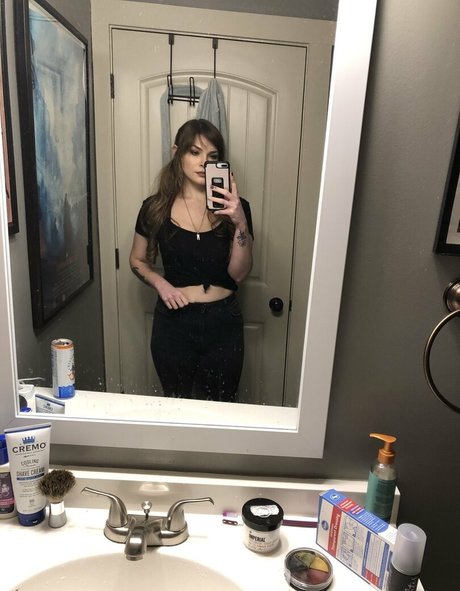 Nacktes geleaktes OnlyFans-Foto von Lucyshilohcam