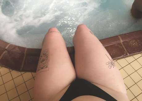 Nacktes geleaktes OnlyFans-Foto von Veeginas