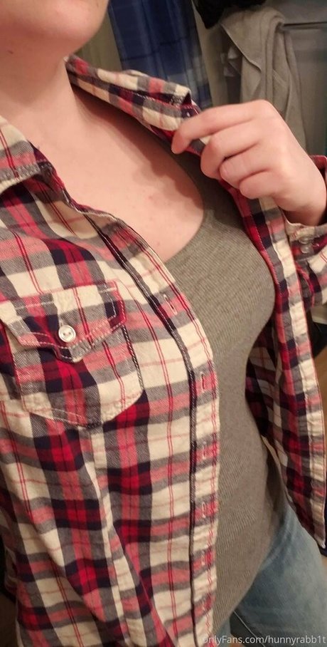 Nacktes geleaktes OnlyFans-Foto von Hunnyrabb1t