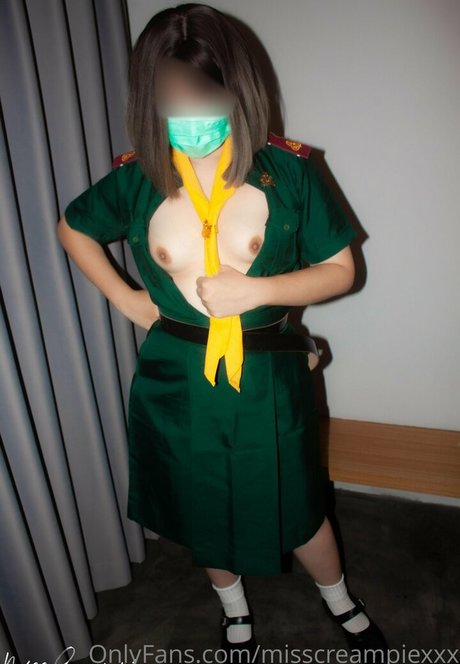 Nacktes geleaktes OnlyFans-Foto von Misscreampiexxx