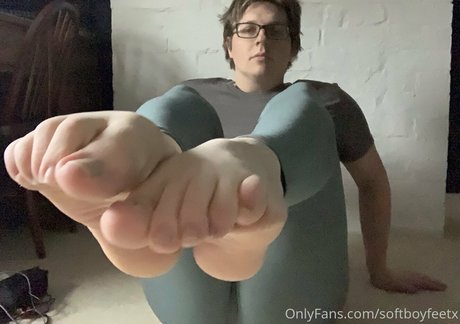 Nacktes geleaktes OnlyFans-Foto von Softboyfeetx