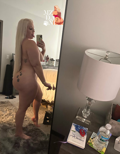 Nacktes geleaktes OnlyFans-Foto von Mzdanibadgirl