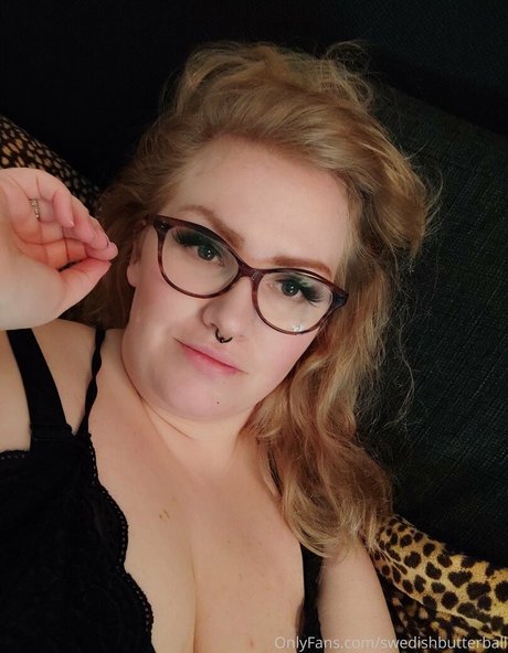 Nacktes geleaktes OnlyFans-Foto von Swedishbutterball