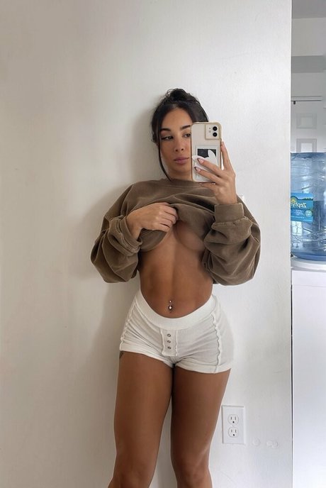 Nacktes geleaktes OnlyFans-Foto von Littlelianna