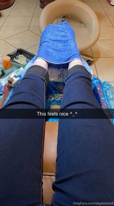 Nacktes geleaktes OnlyFans-Foto von Skyestone9