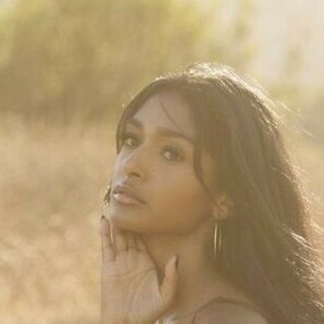 Nacktes geleaktes OnlyFans-Foto von Kaaviya Sambasivam