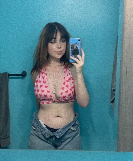Nacktes geleaktes OnlyFans-Foto von Daisyy Mayyy