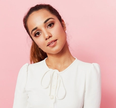 Nacktes geleaktes OnlyFans-Foto von Summer Bishil