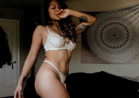 Nacktes geleaktes OnlyFans-Foto von Riribunkiki