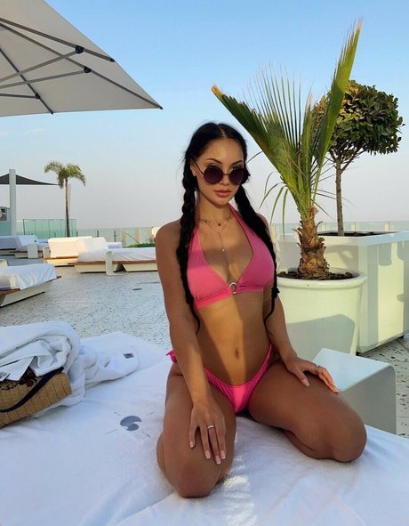 Nacktes geleaktes OnlyFans-Foto von Kristina Azaronak