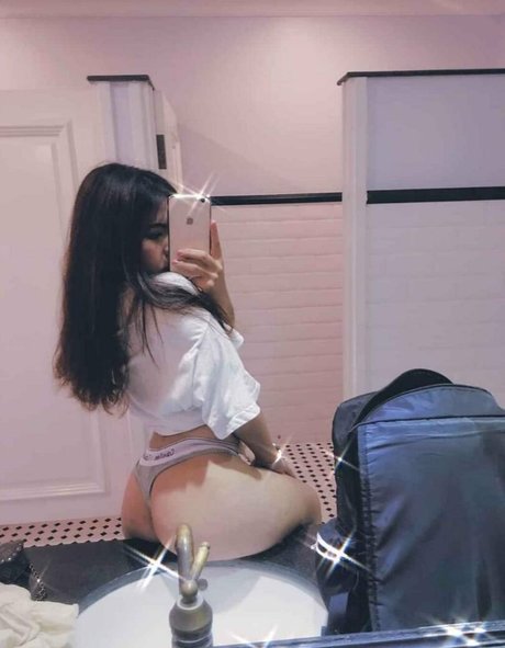 Nacktes geleaktes OnlyFans-Foto von Suniebae