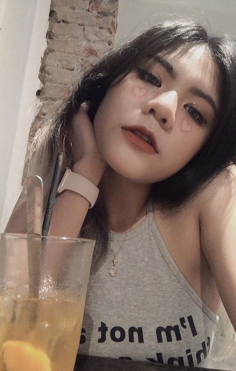 Nacktes geleaktes OnlyFans-Foto von Suniebae