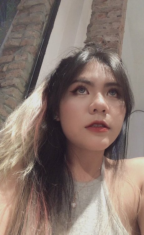 Nacktes geleaktes OnlyFans-Foto von Suniebae