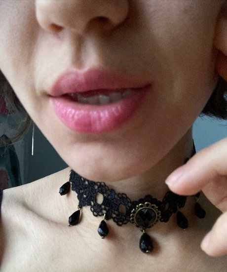 Nacktes geleaktes OnlyFans-Foto von Adorable Dina