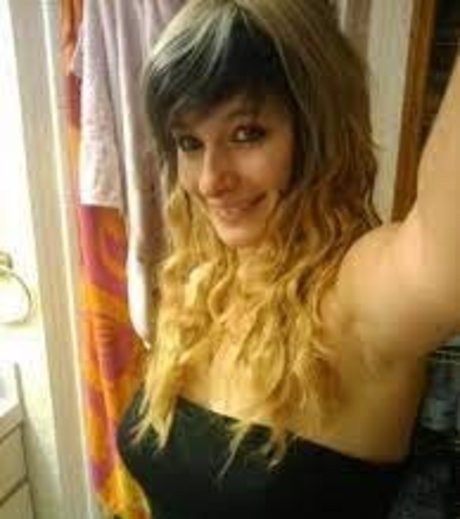 Nacktes geleaktes OnlyFans-Foto von Asiagoespro