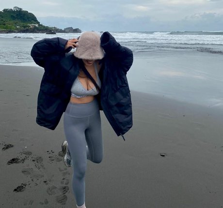 Nacktes geleaktes OnlyFans-Foto von Chen