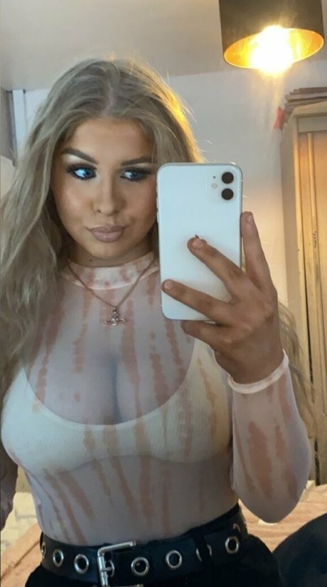 Nacktes geleaktes OnlyFans-Foto von Isabelle Rose