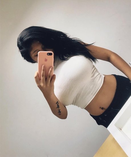 Nacktes geleaktes OnlyFans-Foto von Kimberly Hdeez