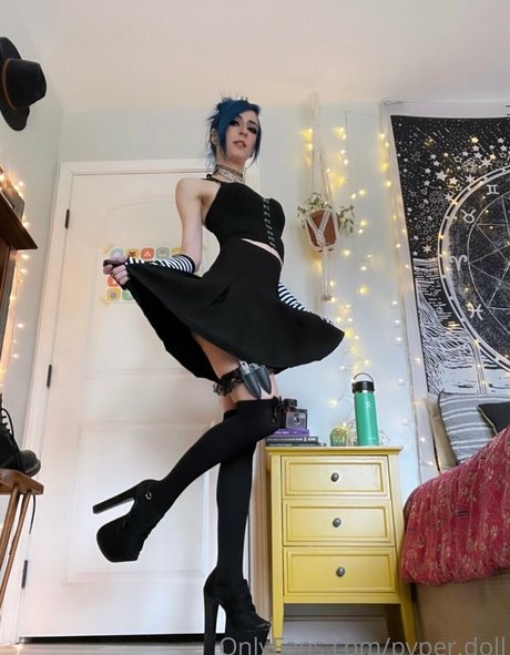 Nacktes geleaktes OnlyFans-Foto von Paperdoll