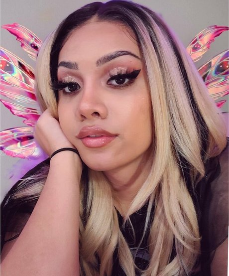 Nacktes geleaktes OnlyFans-Foto von Mina Sin
