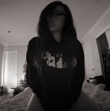 Nacktes geleaktes OnlyFans-Foto von Hentai Waifu