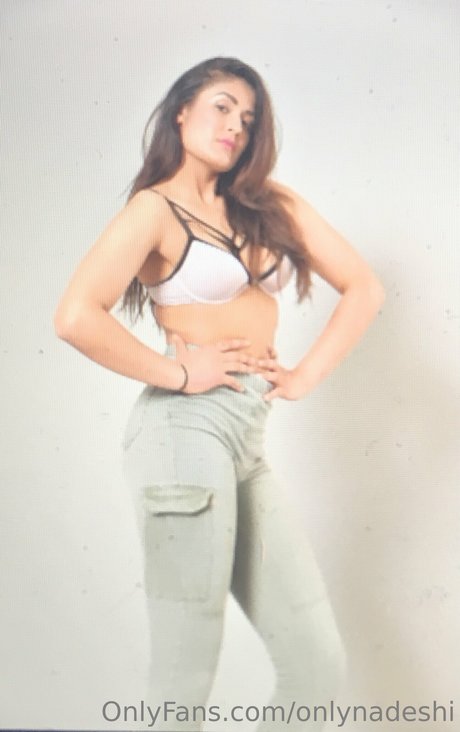 Nacktes geleaktes OnlyFans-Foto von Nadeshi Hopkins