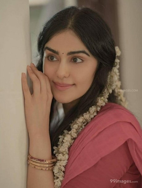 Nacktes geleaktes OnlyFans-Foto von Adah Sharma