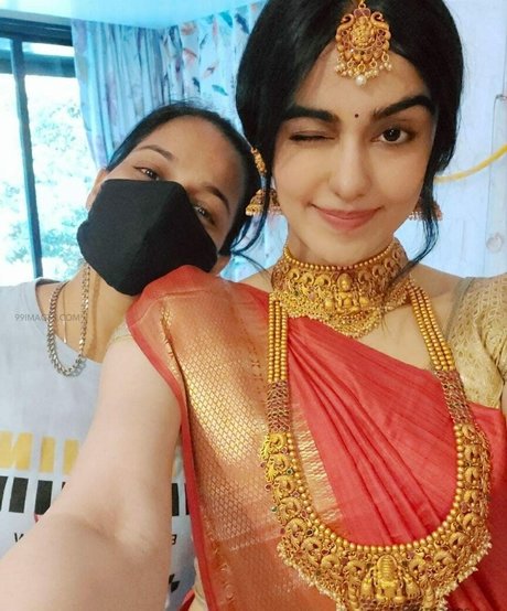 Nacktes geleaktes OnlyFans-Foto von Adah Sharma