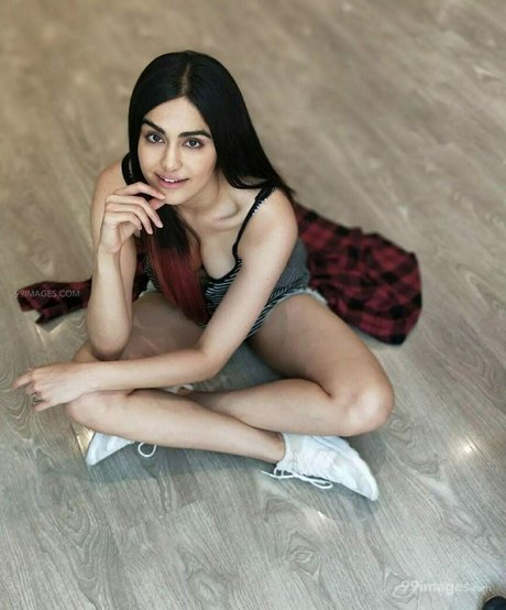 Nacktes geleaktes OnlyFans-Foto von Adah Sharma