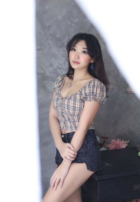 Nacktes geleaktes OnlyFans-Foto von Livy Renata