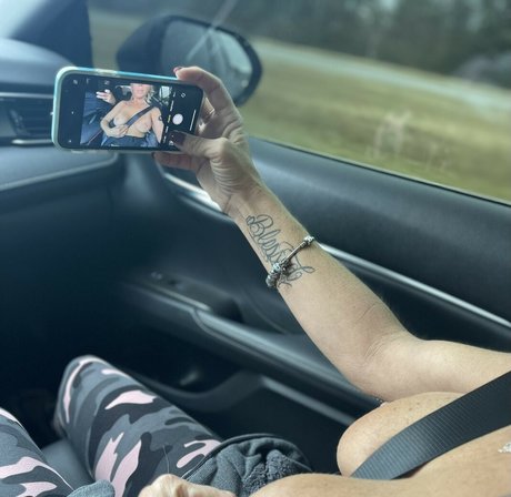 Nacktes geleaktes OnlyFans-Foto von Playful Adventures