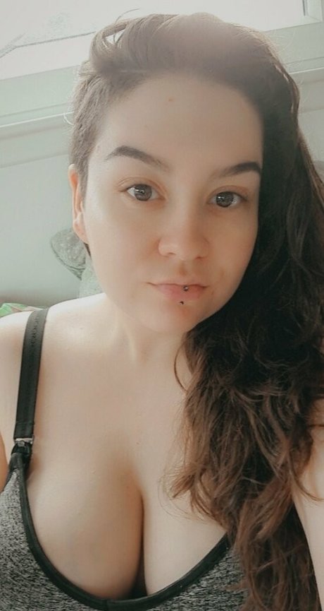 Nacktes geleaktes OnlyFans-Foto von Knifecalledlust