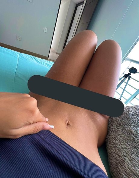 Nacktes geleaktes OnlyFans-Foto von Angie Lorenna