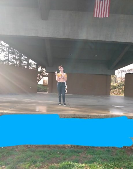 Nacktes geleaktes OnlyFans-Foto von Lousyonie