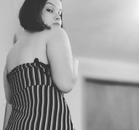 Nacktes geleaktes OnlyFans-Foto von Croline Cpelri