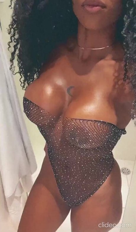 Nacktes geleaktes OnlyFans-Foto von Santana Skyy