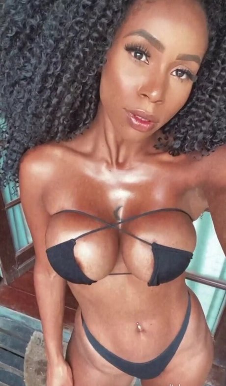 Nacktes geleaktes OnlyFans-Foto von Santana Skyy