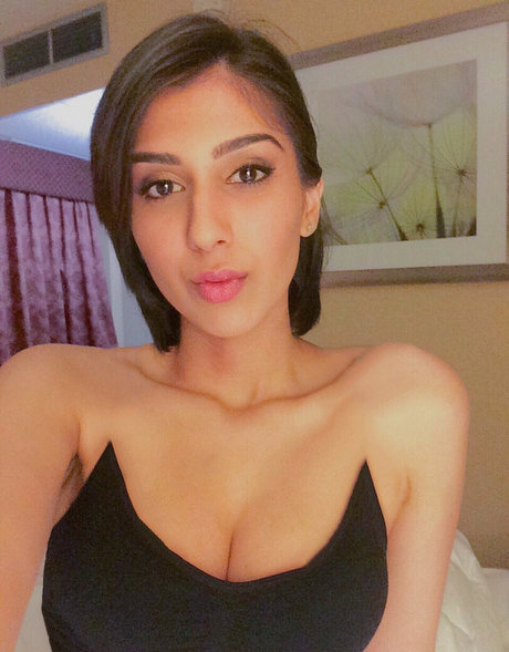Nacktes geleaktes OnlyFans-Foto von Jasdeep Johal
