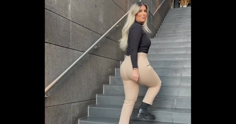 Nacktes geleaktes OnlyFans-Foto von Nazt