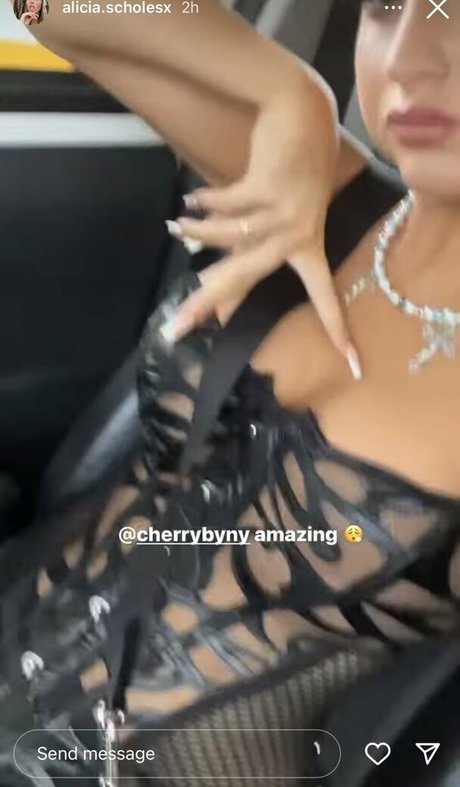 Nacktes geleaktes OnlyFans-Foto von Alicia Scholes