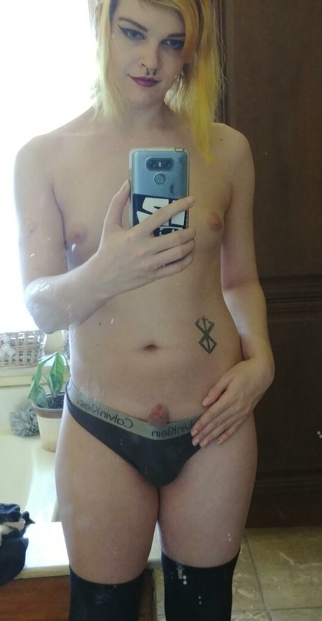 Nacktes geleaktes OnlyFans-Foto von Anri Singer