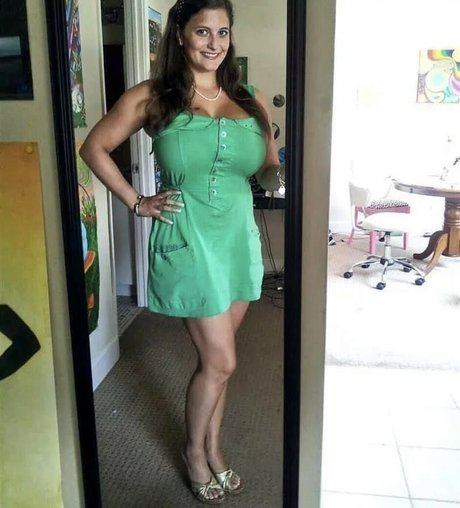 Nacktes geleaktes OnlyFans-Foto von Avery Millah