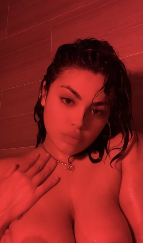 Nacktes geleaktes OnlyFans-Foto von Rosalbanaomi