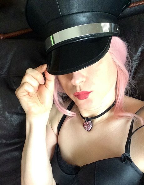 Nacktes geleaktes OnlyFans-Foto von Scarlett Oharder