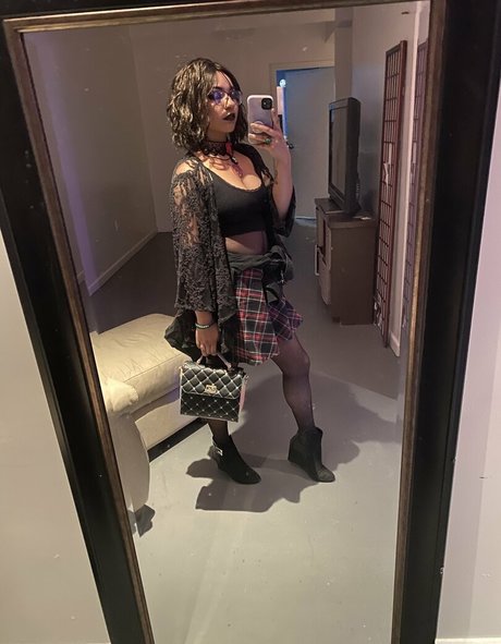 Nacktes geleaktes OnlyFans-Foto von Freeblazybrat